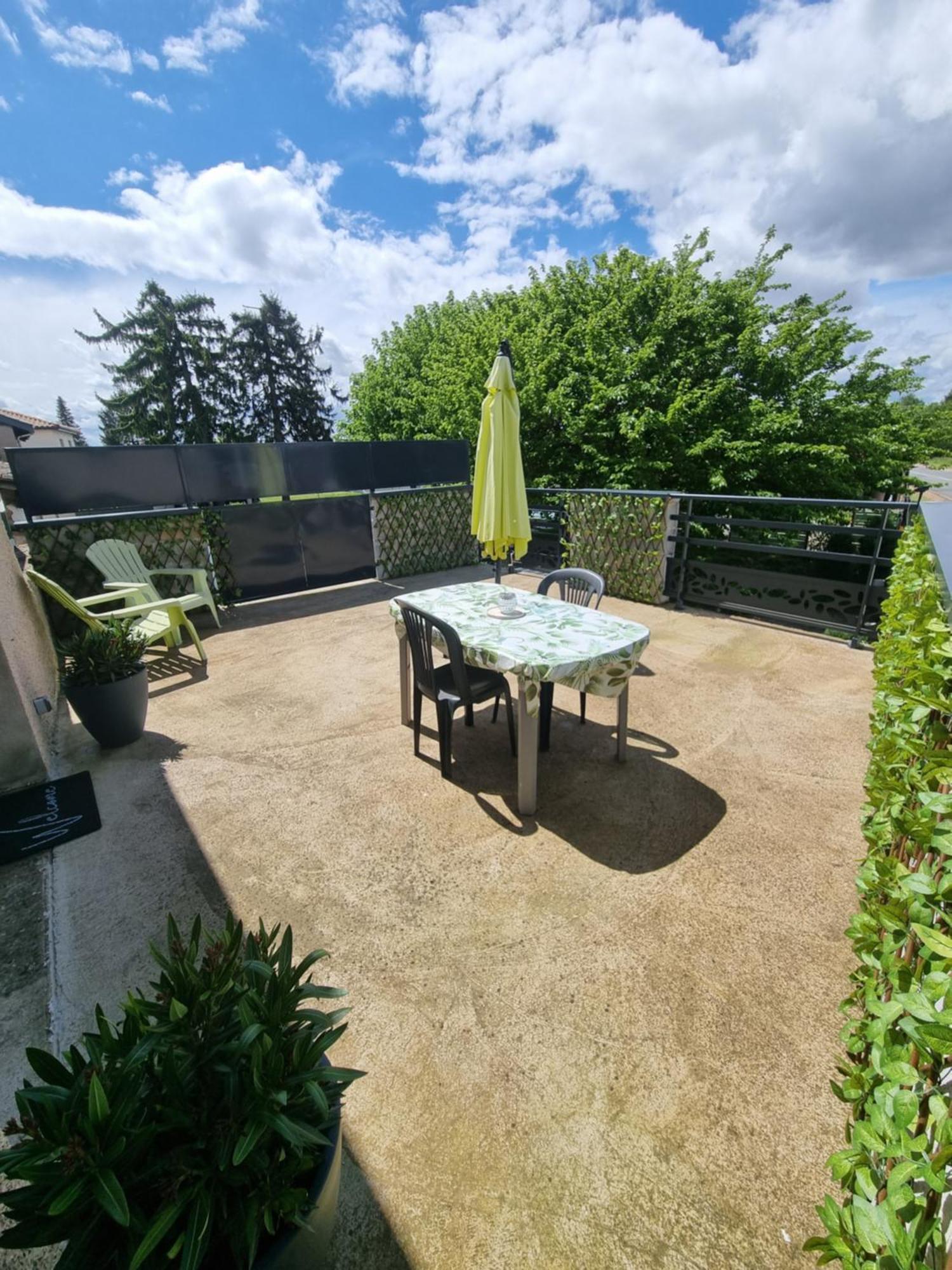 Apartment Escapade Beaujolaise - *